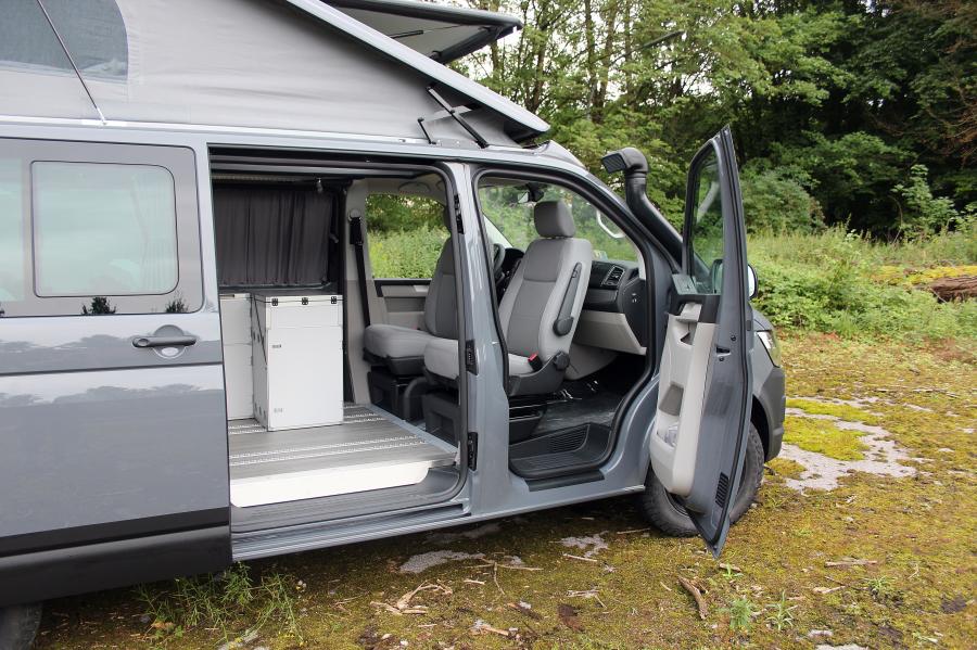  Volkswagen Dogscamper (T6) 2017 года  (фото 4 из 9)